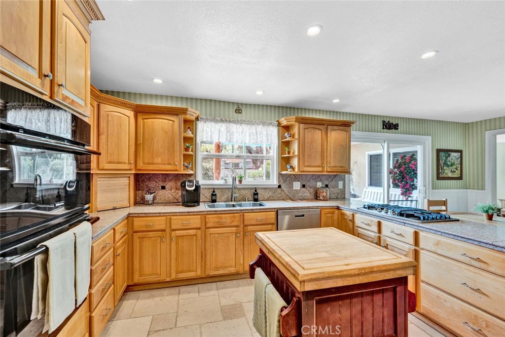 515 Pepper Tree Drive