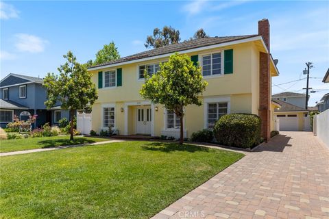 305 Robin Hood Lane Costa Mesa CA 92627