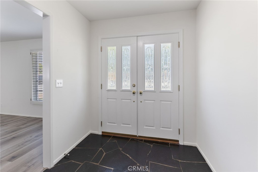 305 Robin Hood Lane