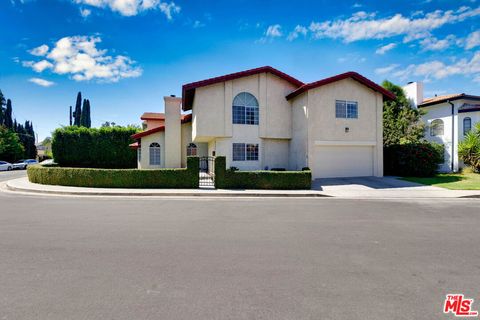 6347 Wynne Avenue Tarzana CA 91335