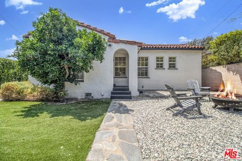 Photo of 2201 Avon Street, Los Angeles, CA 90026 (MLS # 25571459)