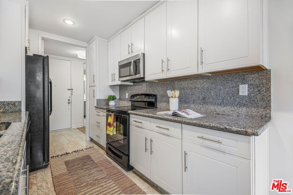 Properties 4 11918 Kiowa Avenue 104
