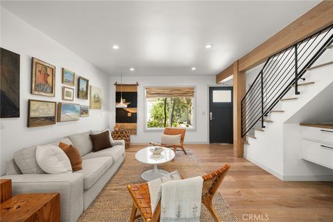 Photo of 125 S Broadway Ave #6, Redondo Beach, CA 90277 (MLS # SB26087245)