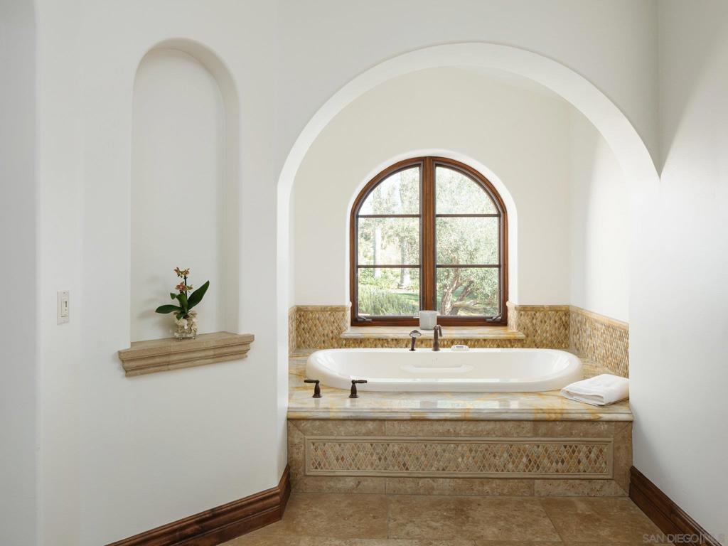 Rancho Santa Fe - Residential