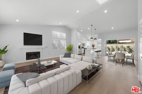 Photo of 2505 Winthrop Court, Simi Valley, CA 93065 (MLS # 25590105) Photo of 2505 Winthrop Court, Simi Valley, CA 93065 (MLS # 25590105)