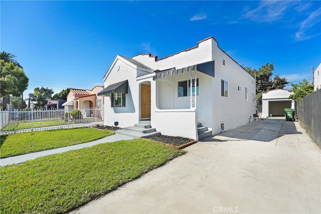 923 E 85th