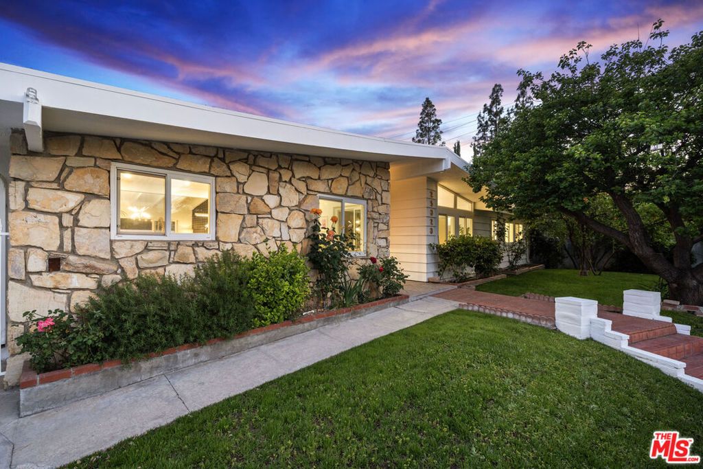 Photo of 23020 Lita Place, Woodland Hills, CA 91364 (MLS # 25594747)