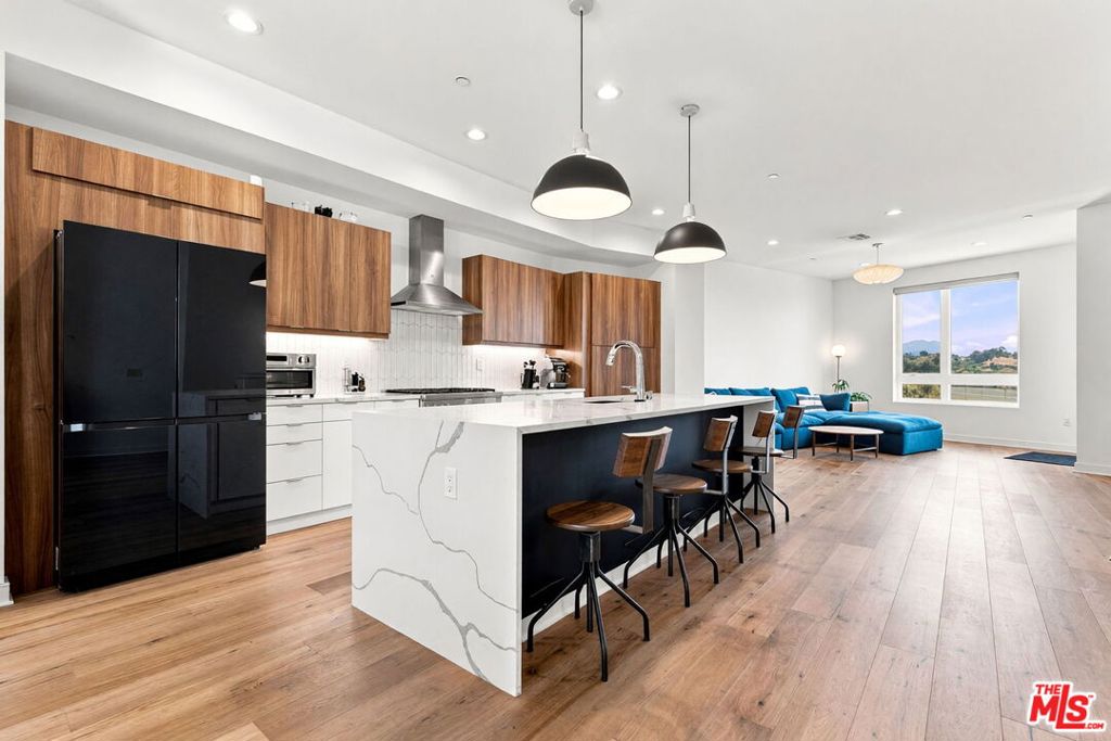 1035 N White Knoll Drive, Los Angeles CA 90012