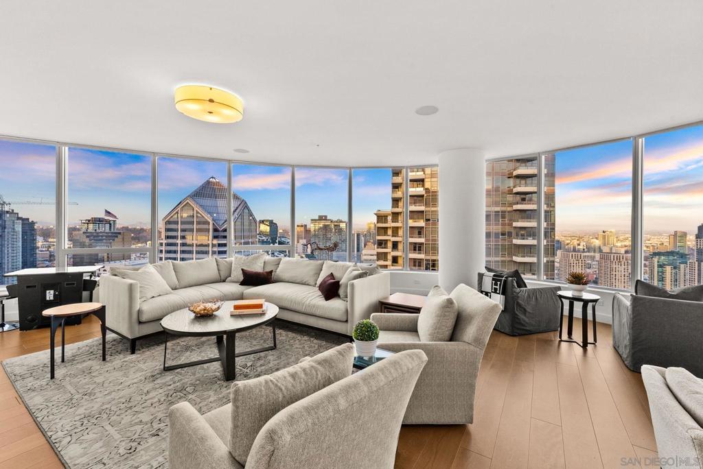 888 W E Street 3904