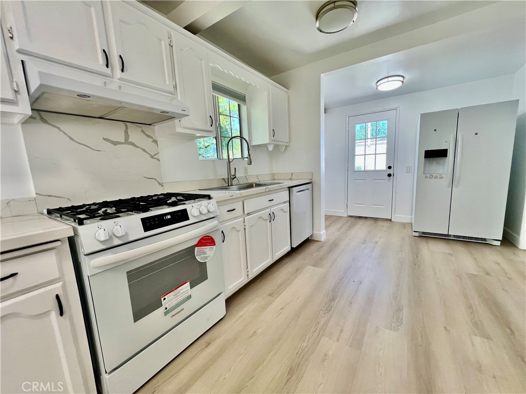 Properties 2 12987 Correnti Street