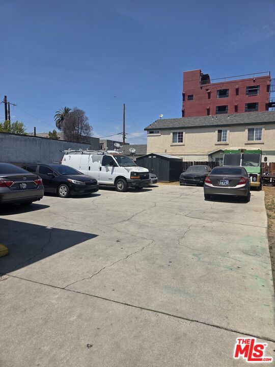807 W 48th Street