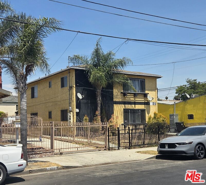 807 W 48th Street