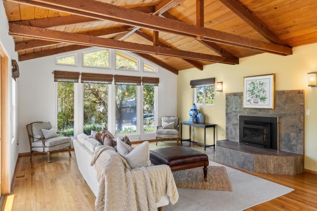 3113 Sloat Road