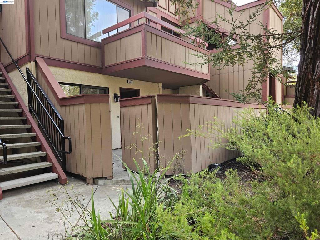 247 E Warren Cmn