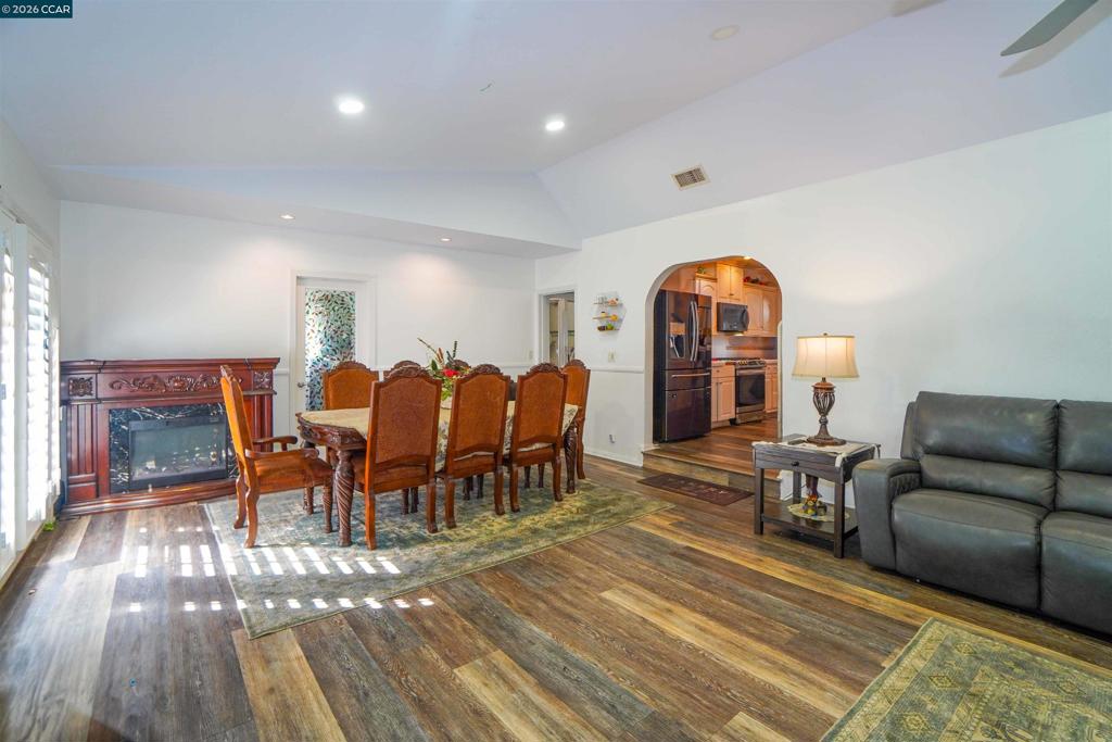 2614 2614 Manhattan Beach Blvd