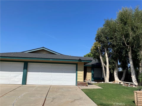 Photo of 690 N Ranchroad DR, Orange, CA 92869 (MLS # OC26191502)
