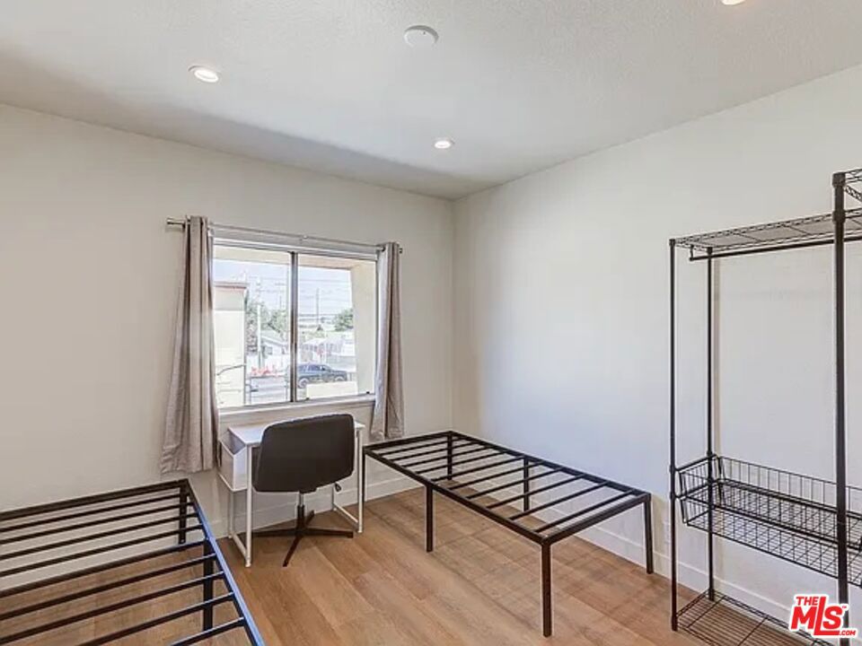 SHARED ROOM AVAILABLE $900 PER PERSON, FURNISHED & MOVE-IN READY!Available now, this newly renovated shared room is just a 5-minute drive from USC. Move-in ready, the space is fully furnished with beds, desks, kitchen appliances, a washer, and dryer making your transition easy and hassle-free.Enjoy bright and spacious communal areas perfect for socializing, with interiors filled with natural light. The shared room is comfortable and ideal for both studying and relaxing. A welcoming, home-like atmosphere sets this unit apart from typical apartments. Your safety is ensured with a gated fence and surveillance cameras. Plus, you'll be close to campus and all essential amenities. Contact us today to schedule a tour and make 1281 W 38th St your new home! Owner pays for water. Renter is responsible for gas, electric, and trash. Owner pays for water. Renter is responsible for gas, electric, and trash.