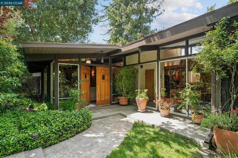 Photo of 200 Wayne Ave Ave, Alamo, CA 94507 (MLS # 41132763)