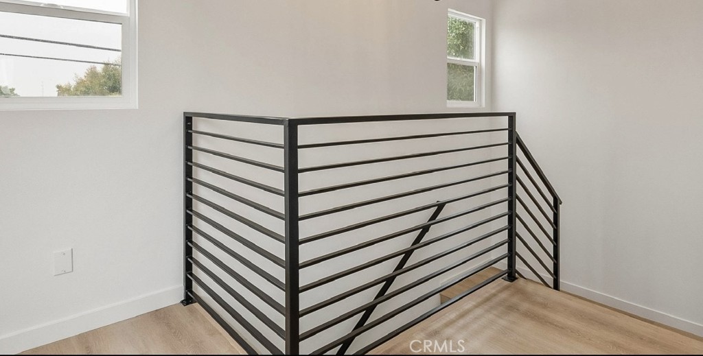 1209 W 40th Place