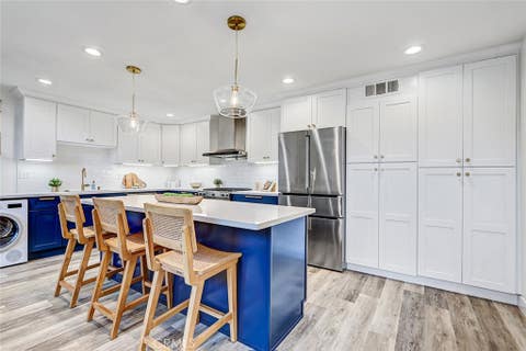 Tiny photo for 984 Granville Ave, Los Angeles, CA 90049 (MLS # SB26158670)