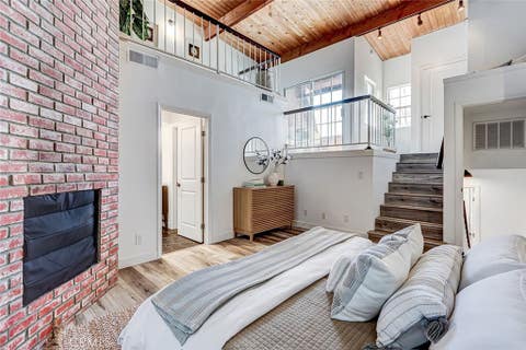 Tiny photo for 984 Granville Ave, Los Angeles, CA 90049 (MLS # SB26158670)