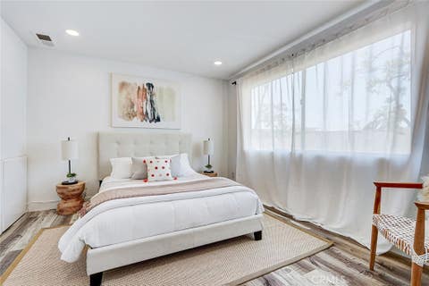 Tiny photo for 984 Granville Ave, Los Angeles, CA 90049 (MLS # SB26158670)