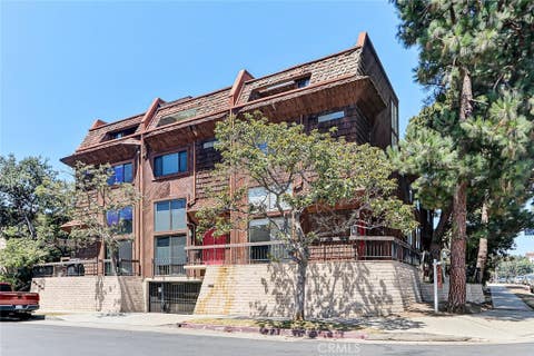 Tiny photo for 984 Granville Ave, Los Angeles, CA 90049 (MLS # SB26158670)