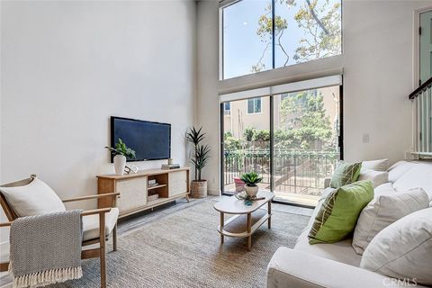Tiny photo for 984 Granville Ave, Los Angeles, CA 90049 (MLS # SB26158670)