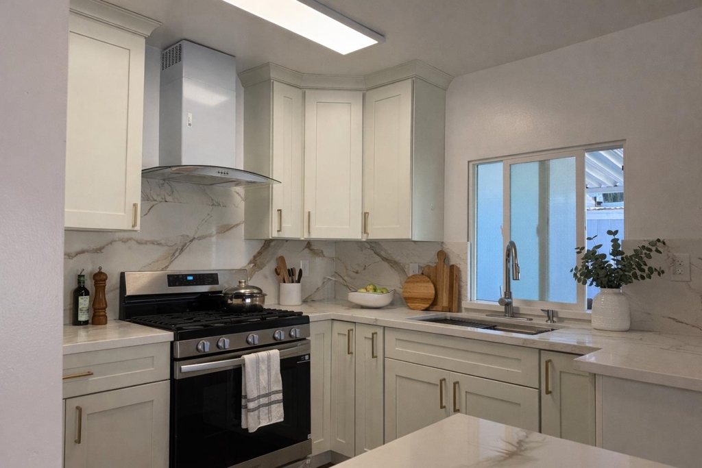 2151 2151 Old Oakland Rd