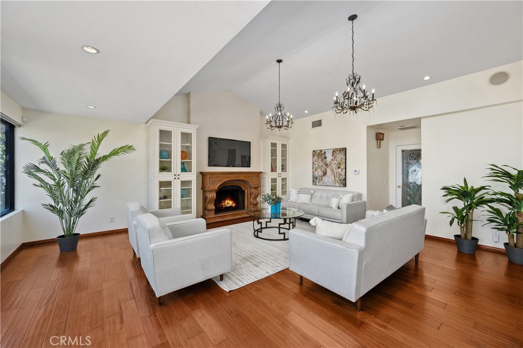 3230 Carolwood Lane