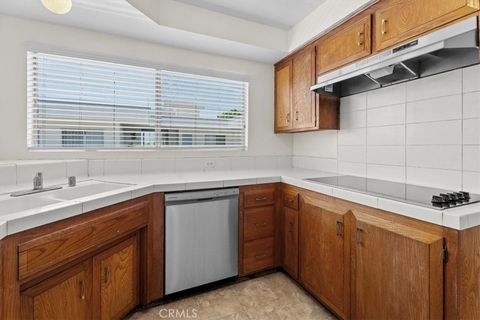 Photo of 4343 Finley Ave #33, Los Angeles, CA 90027 (MLS # SR26089207)