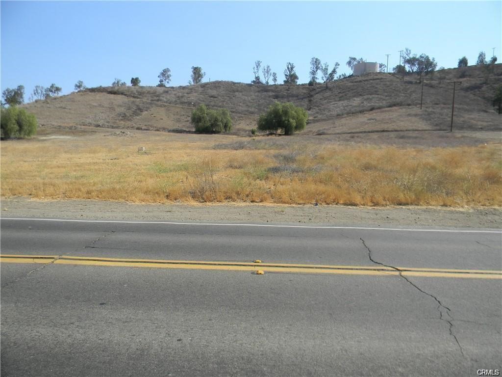Here we have a parcel zoned commercial. This lot is right in the path of the project called Lakeshore project where they are proposing a shopping center with Restaurants and some shopping. There is water, sewer and electric close by. Buyer and buyers agent to verify all information and due their own due diligences. Parcel 378-286-009 next door is also ready for purchase.