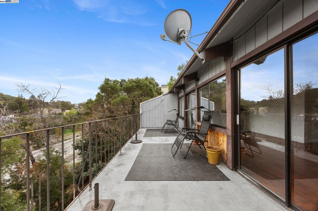 OAK KNOLL - Residential