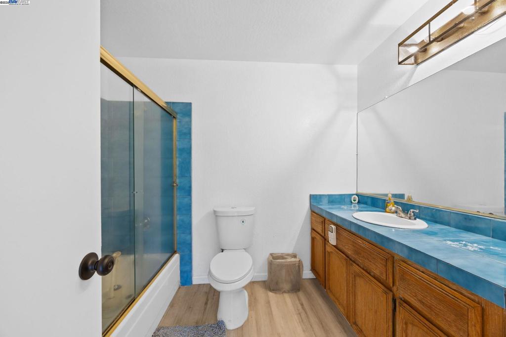 OAK KNOLL - Residential