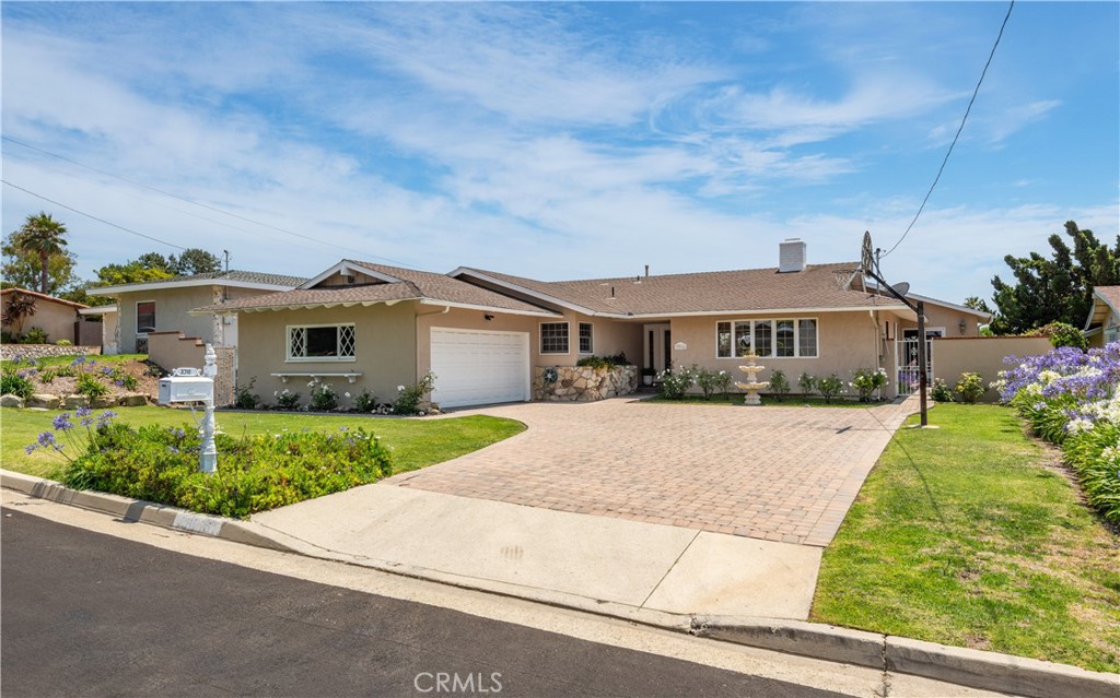 One level view home sits on a great little cul-de-sac and has fabulous ocean/Catalina views. Spacious and clean, this 4 bedroom home has a kitchen with granite counter tops and white cabinetry plus new oven, huge family room with built-in entertainment center and high ceilings, a great grassy yard and patio, new paint and new flooring. This home is absolutely perfect for entertaining and family fun.
Home is also for sale.