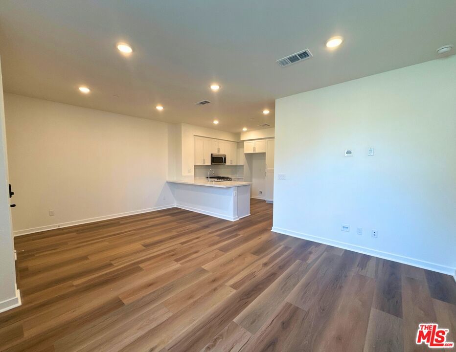 1830 W Merced Avenue