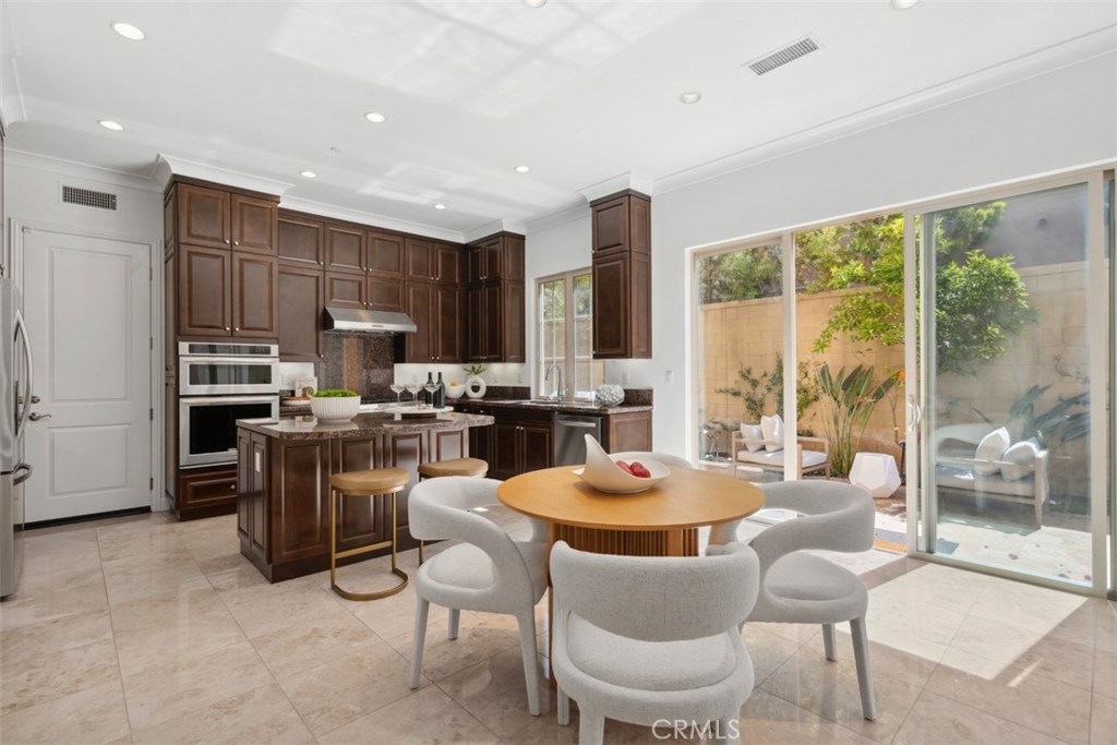 52 Acorn Glen