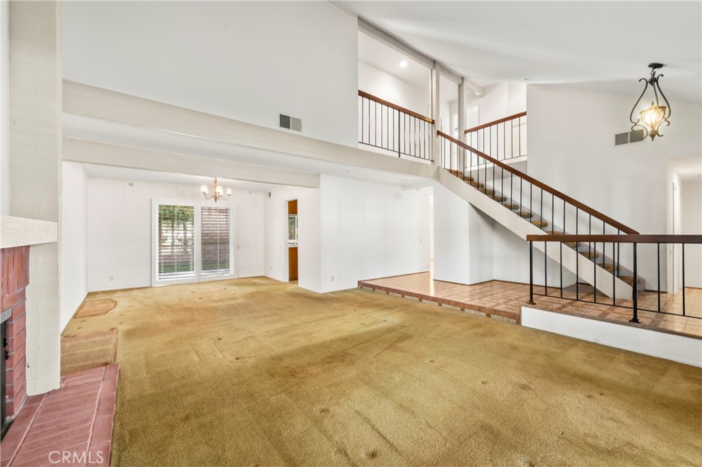 846 Mooncrest Circle