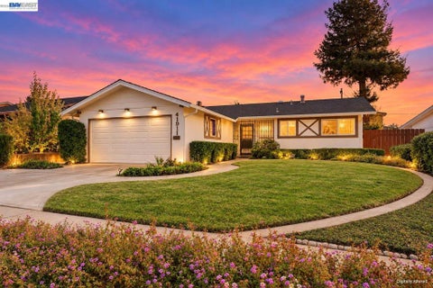 Photo of 41911 Paseo Padre Pkwy PKWY, Fremont, CA 94539 (MLS # 41149205)