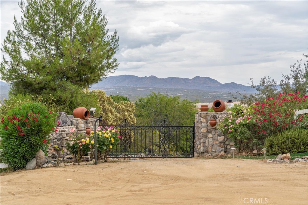 49185 Tomahawk Court