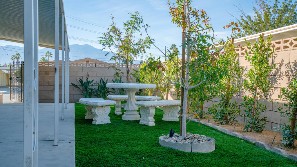 Tri Palm Estates - Residential