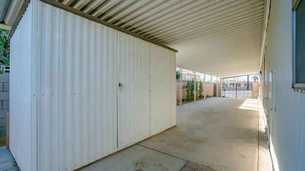 Tri Palm Estates - Residential