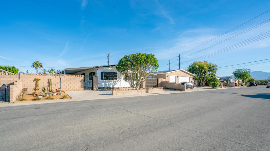 Tri Palm Estates - Residential