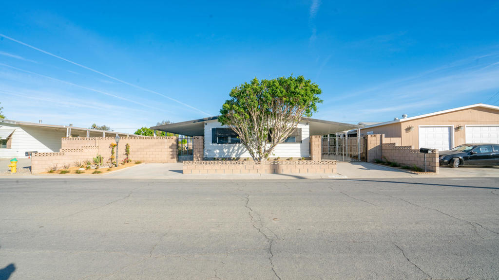 Tri Palm Estates - Residential