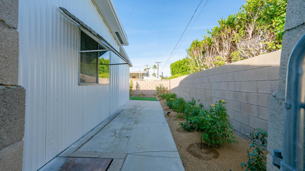 Tri Palm Estates - Residential