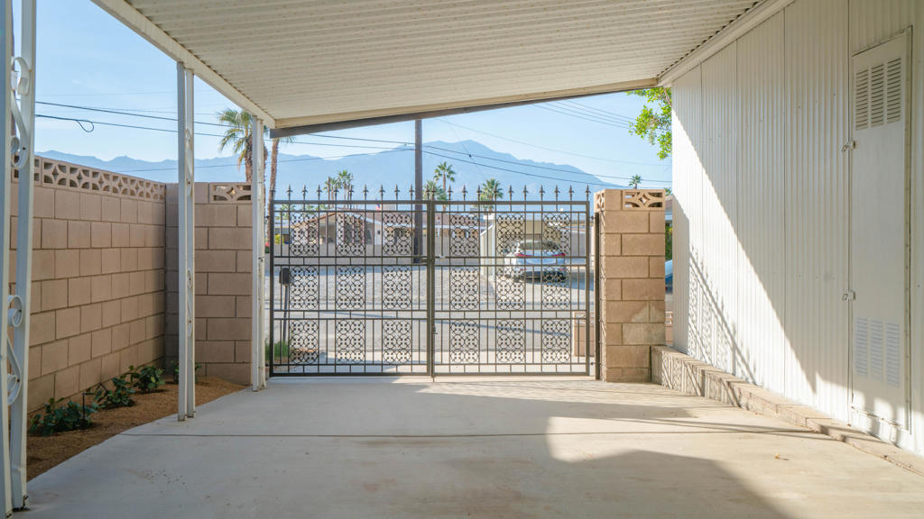 Tri Palm Estates - Residential