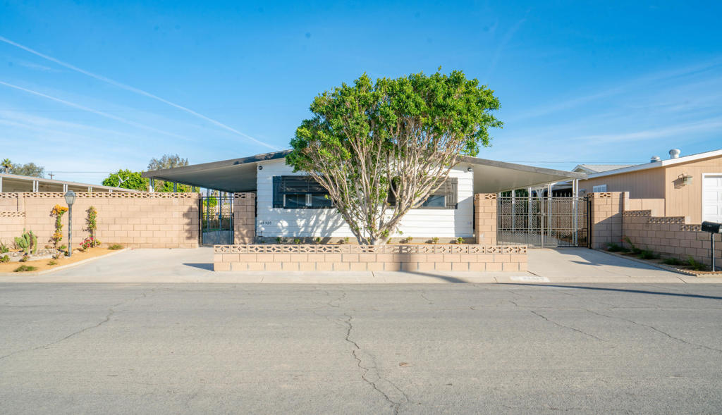 Tri Palm Estates - Residential