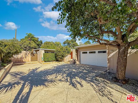 Photo of 2123 Sycamore Canyon Road, Santa Barbara, CA 93108 (MLS # 25594501)