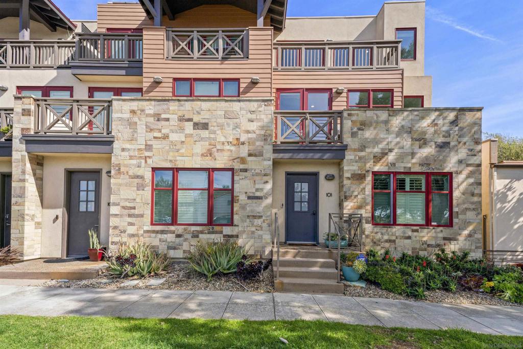 215 2nd St 101