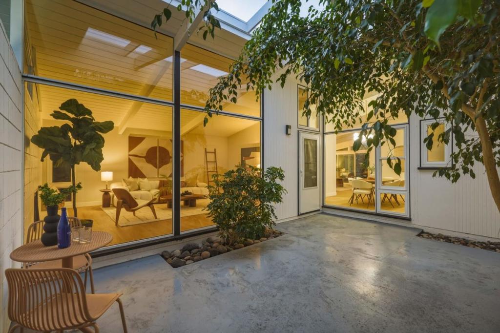 1075 Rembrandt Drive